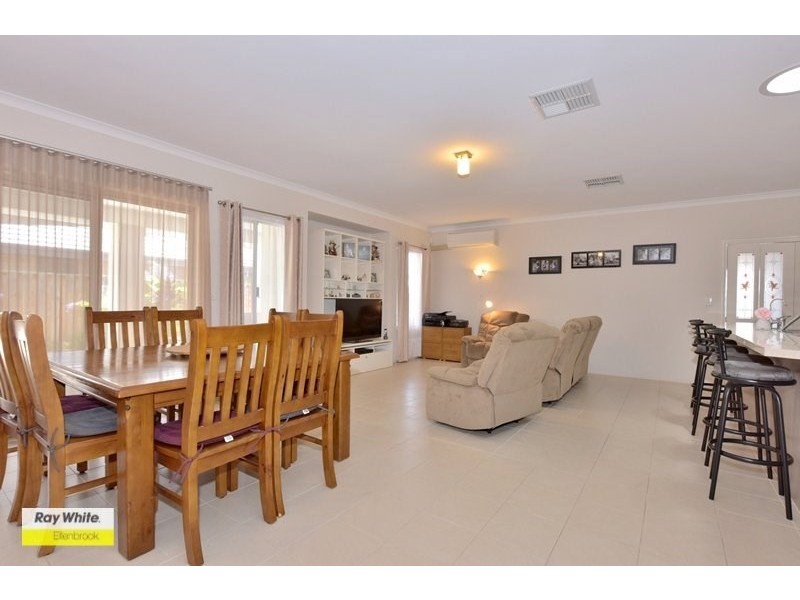 6 Packwood Link, The Vines WA 6069