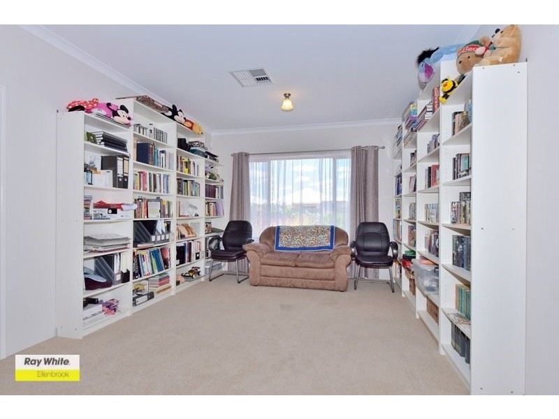 6 Packwood Link, The Vines WA 6069