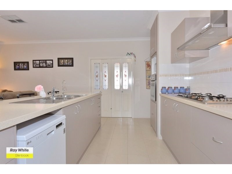 6 Packwood Link, The Vines WA 6069