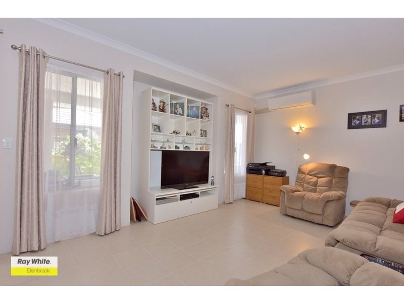 6 Packwood Link, The Vines WA 6069