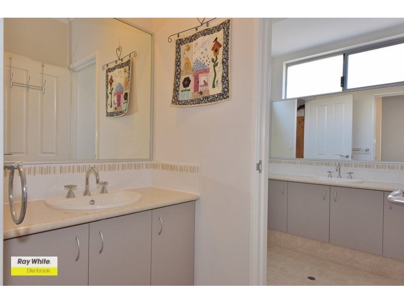 6 Packwood Link, The Vines WA 6069