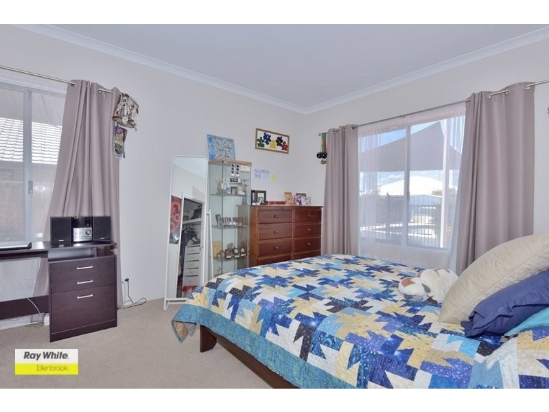 6 Packwood Link, The Vines WA 6069