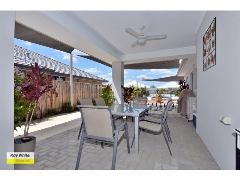 6 Packwood Link, The Vines WA 6069