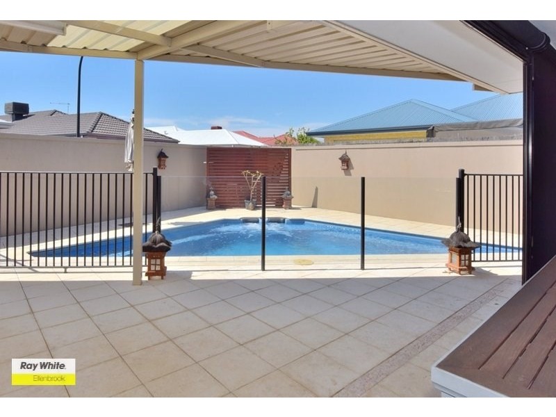 8 Anfield Crescent, Aveley WA 6069
