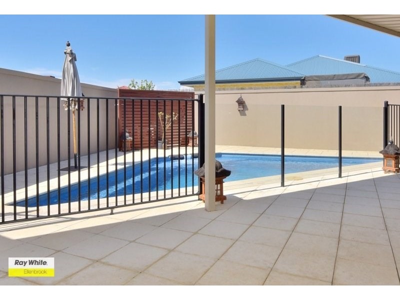 8 Anfield Crescent, Aveley WA 6069