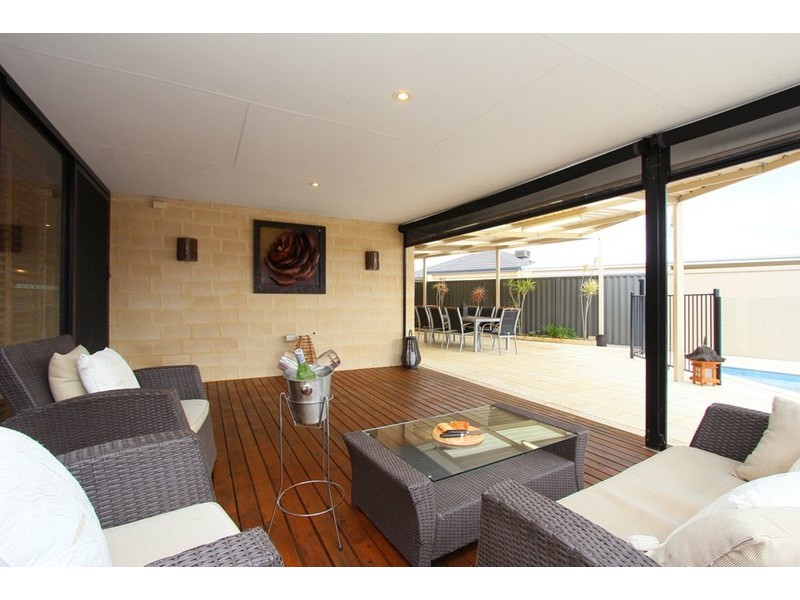 8 Anfield Crescent, Aveley WA 6069