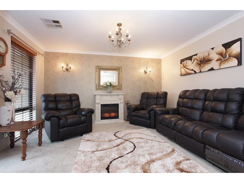 8 Anfield Crescent, Aveley WA 6069