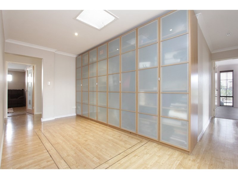 8 Anfield Crescent, Aveley WA 6069
