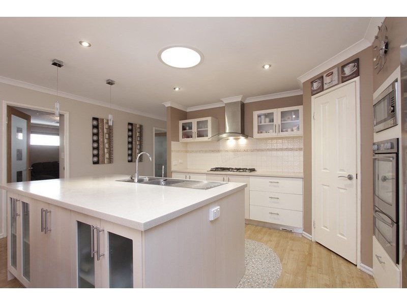 8 Anfield Crescent, Aveley WA 6069