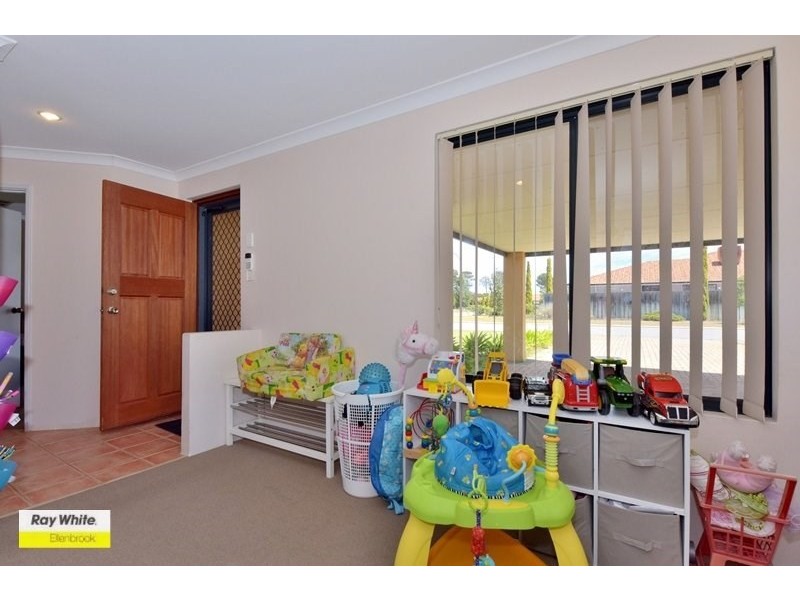 2 Vaucluse Crescent, Ellenbrook WA 6069