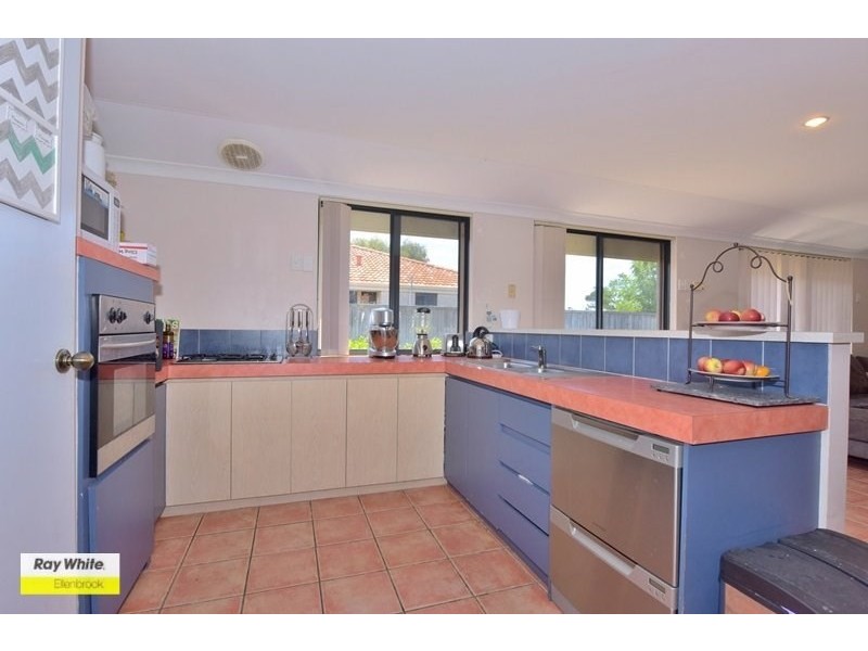 2 Vaucluse Crescent, Ellenbrook WA 6069