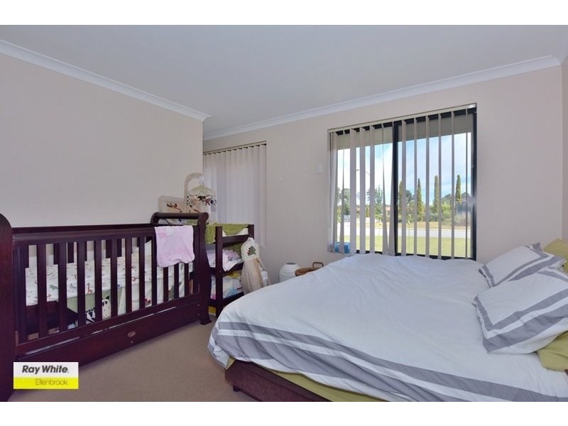 2 Vaucluse Crescent, Ellenbrook WA 6069