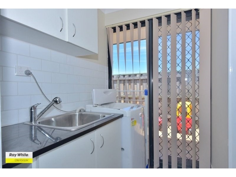 2 Vaucluse Crescent, Ellenbrook WA 6069