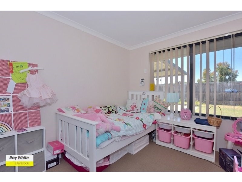 2 Vaucluse Crescent, Ellenbrook WA 6069