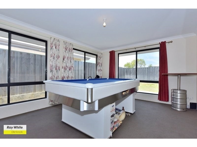 6 Redstone Trail, Ellenbrook WA 6069