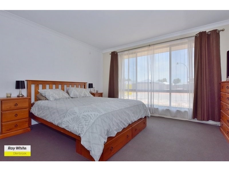 6 Redstone Trail, Ellenbrook WA 6069