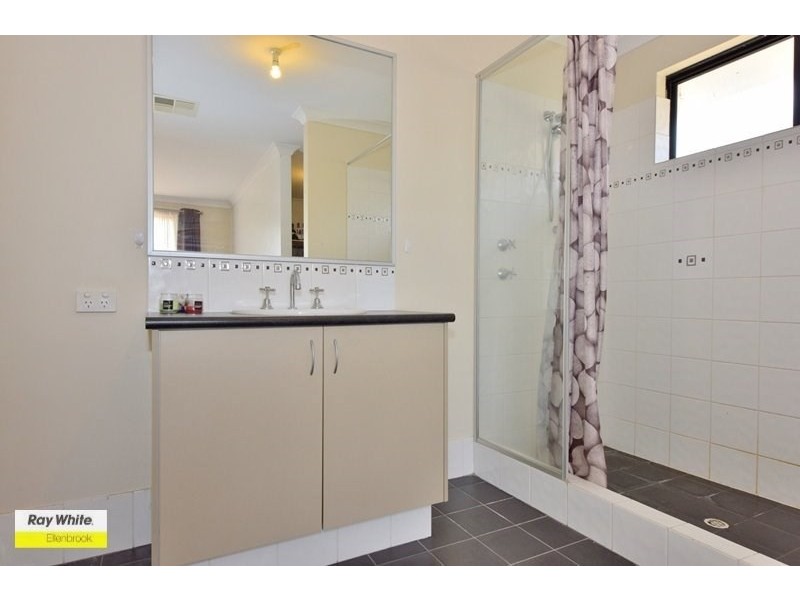 6 Redstone Trail, Ellenbrook WA 6069