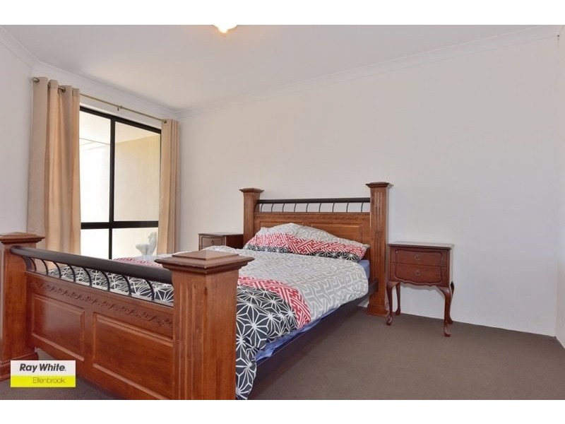 6 Redstone Trail, Ellenbrook WA 6069