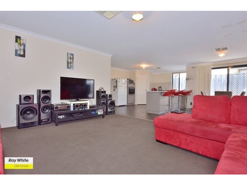 6 Redstone Trail, Ellenbrook WA 6069