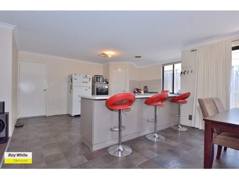 6 Redstone Trail, Ellenbrook WA 6069