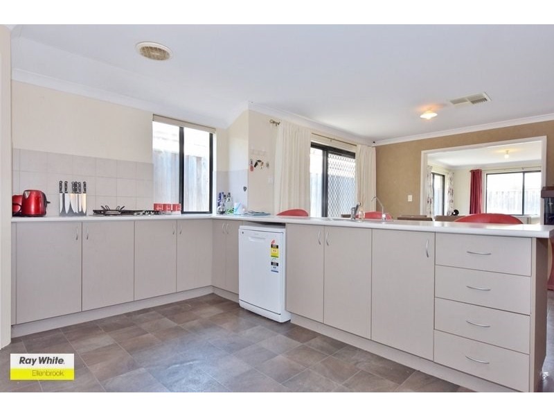 6 Redstone Trail, Ellenbrook WA 6069