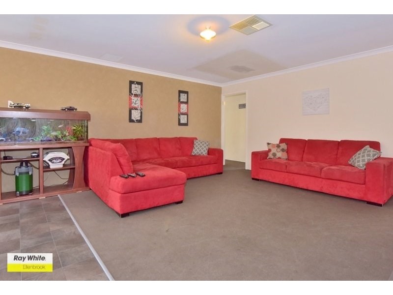 6 Redstone Trail, Ellenbrook WA 6069