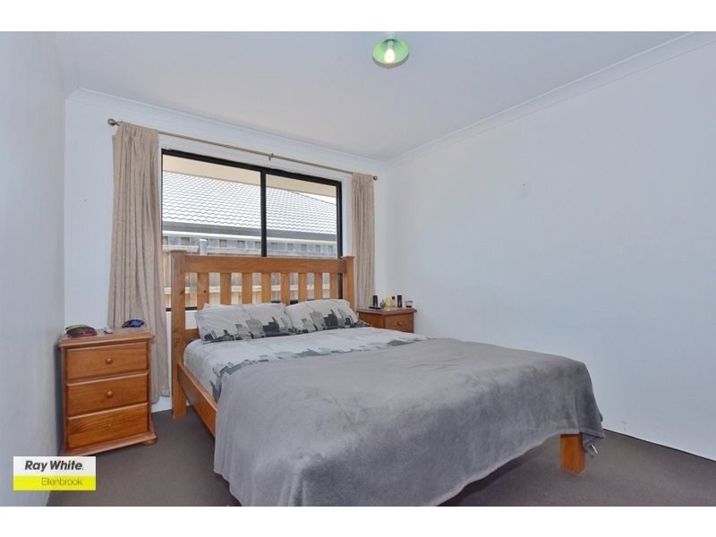 6 Redstone Trail, Ellenbrook WA 6069