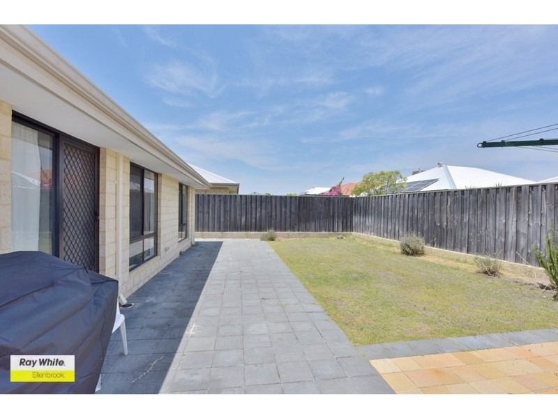 6 Redstone Trail, Ellenbrook WA 6069