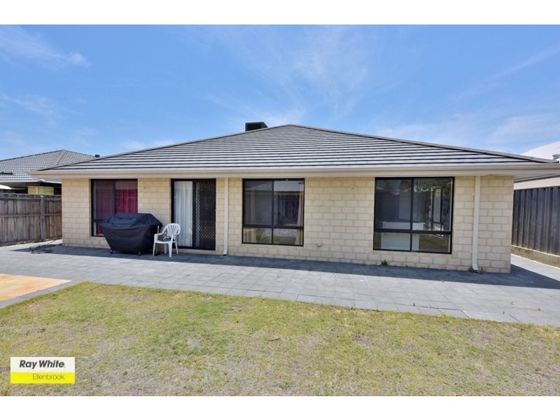 6 Redstone Trail, Ellenbrook WA 6069