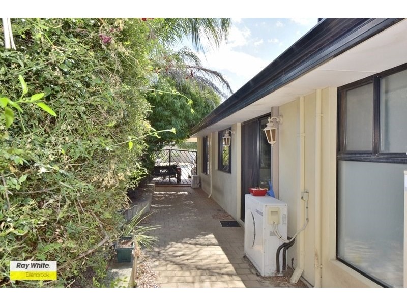 25 St Tropez Vista, Ellenbrook WA 6069