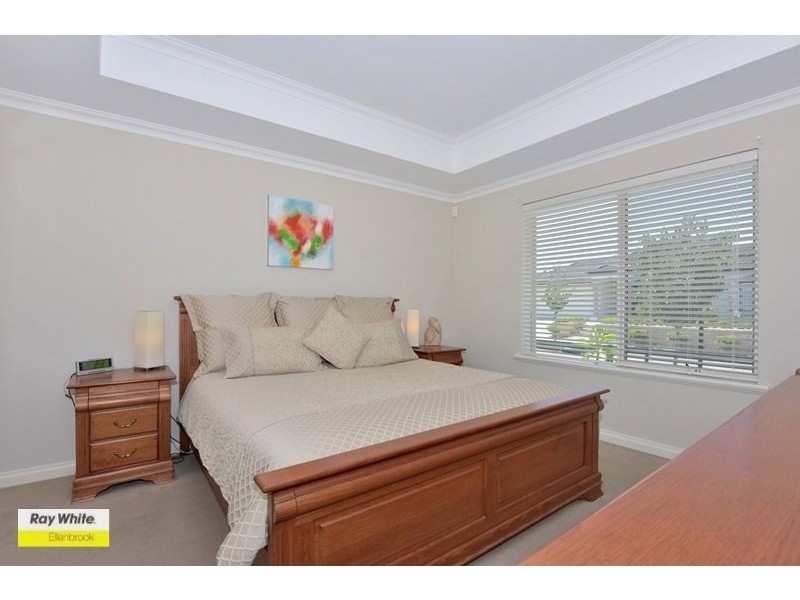 12 Lago Prom, Aveley WA 6069