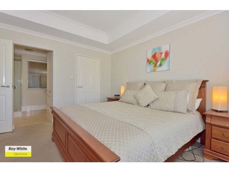 12 Lago Prom, Aveley WA 6069