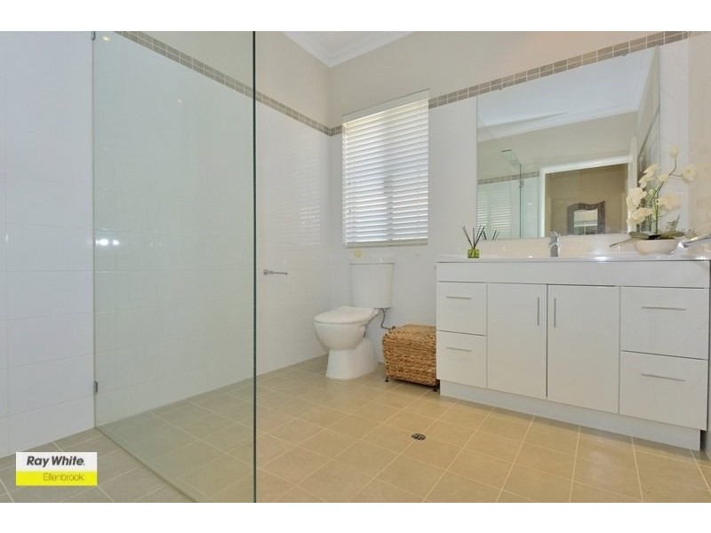 12 Lago Prom, Aveley WA 6069