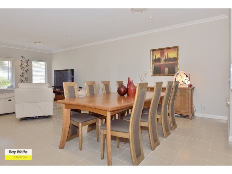 12 Lago Prom, Aveley WA 6069