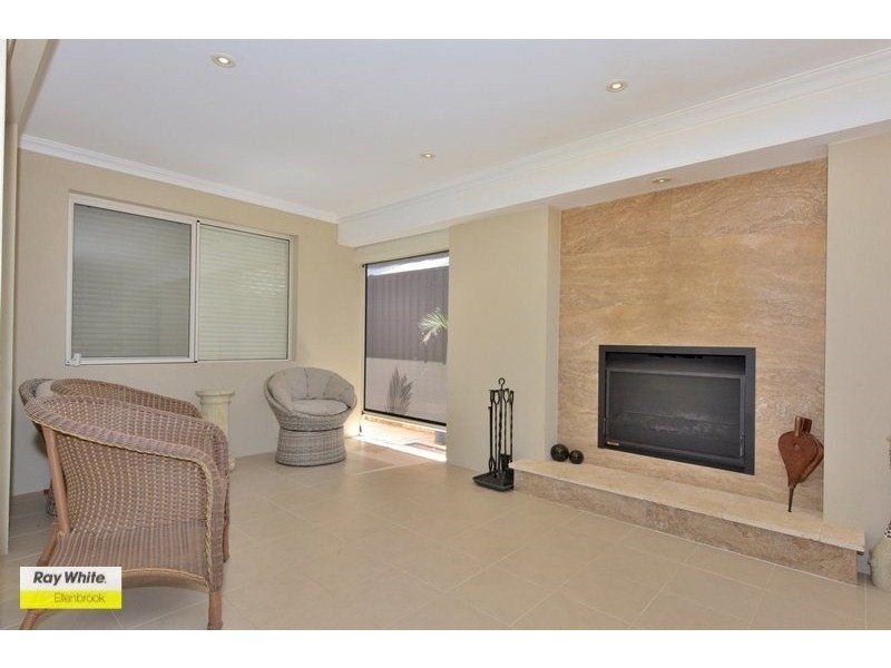 12 Lago Prom, Aveley WA 6069