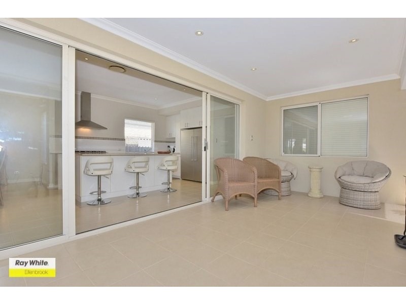 12 Lago Prom, Aveley WA 6069