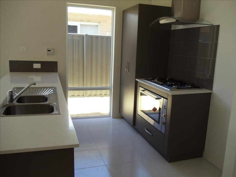 8 Banbury Way, Aveley WA 6069