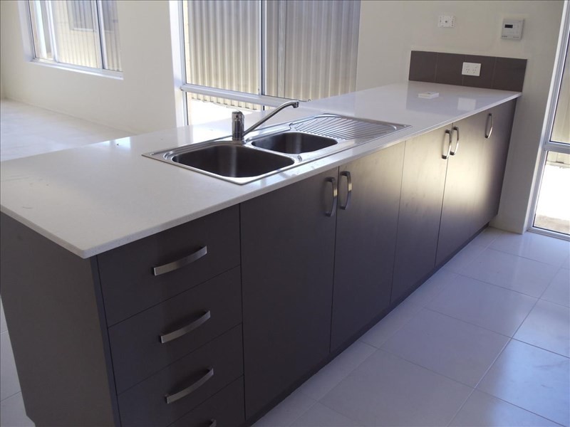 8 Banbury Way, Aveley WA 6069