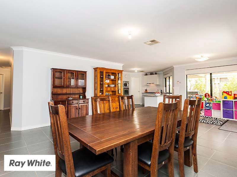 28 Farmaner Parkway, Ellenbrook WA 6069