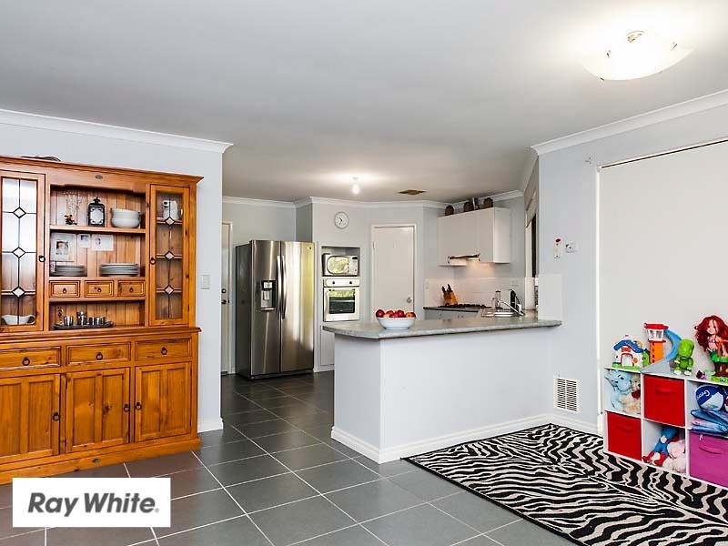 28 Farmaner Parkway, Ellenbrook WA 6069