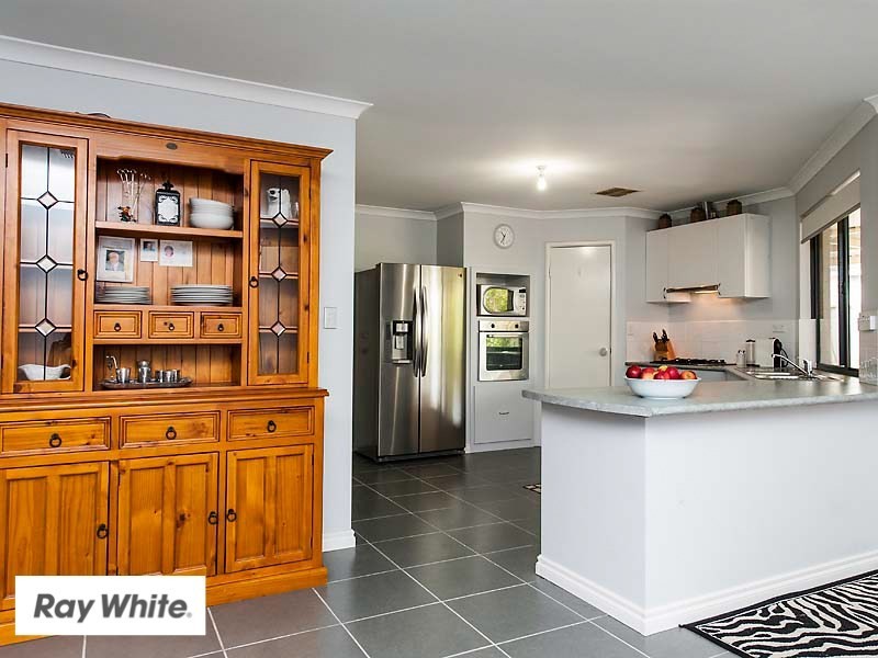 28 Farmaner Parkway, Ellenbrook WA 6069