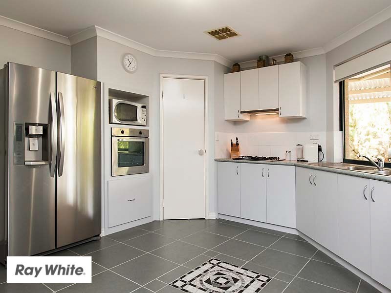 28 Farmaner Parkway, Ellenbrook WA 6069