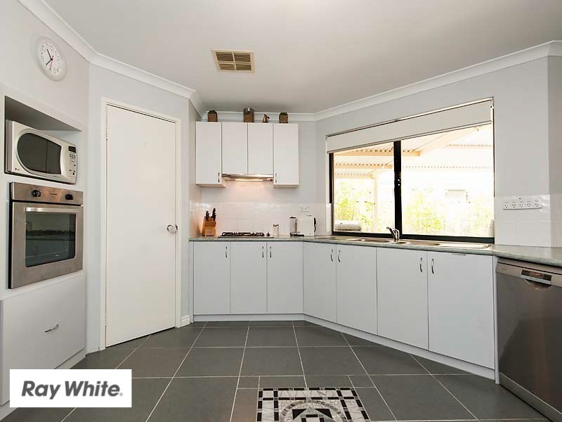 28 Farmaner Parkway, Ellenbrook WA 6069