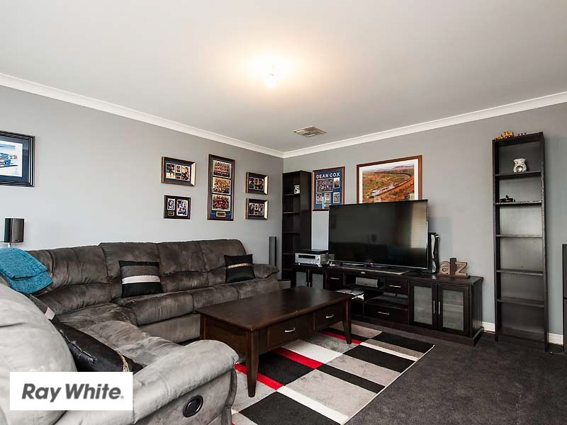 28 Farmaner Parkway, Ellenbrook WA 6069