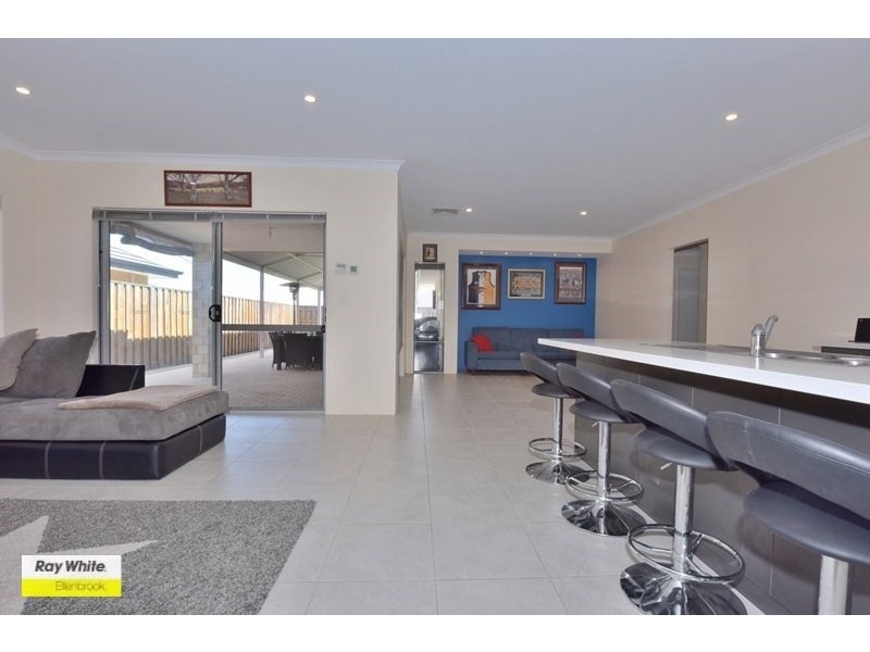 6 Newland Road, Ellenbrook WA 6069