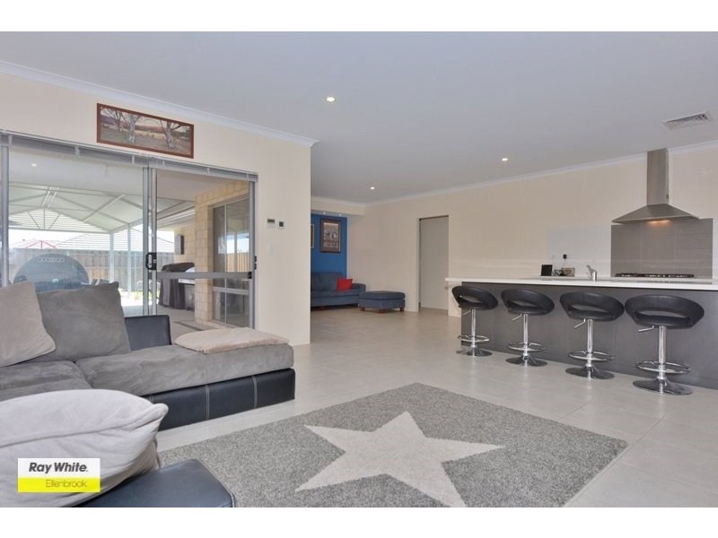 6 Newland Road, Ellenbrook WA 6069