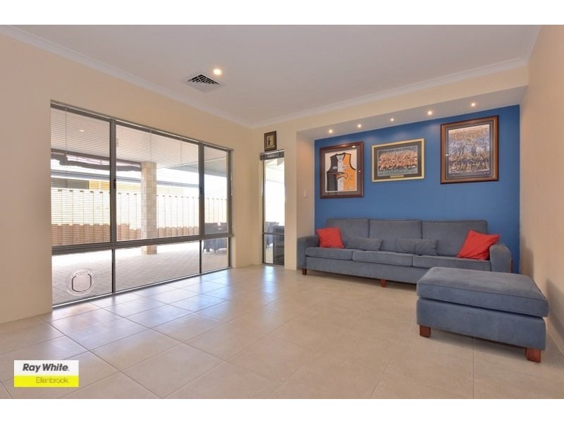 6 Newland Road, Ellenbrook WA 6069