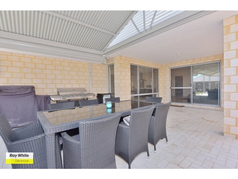 6 Newland Road, Ellenbrook WA 6069