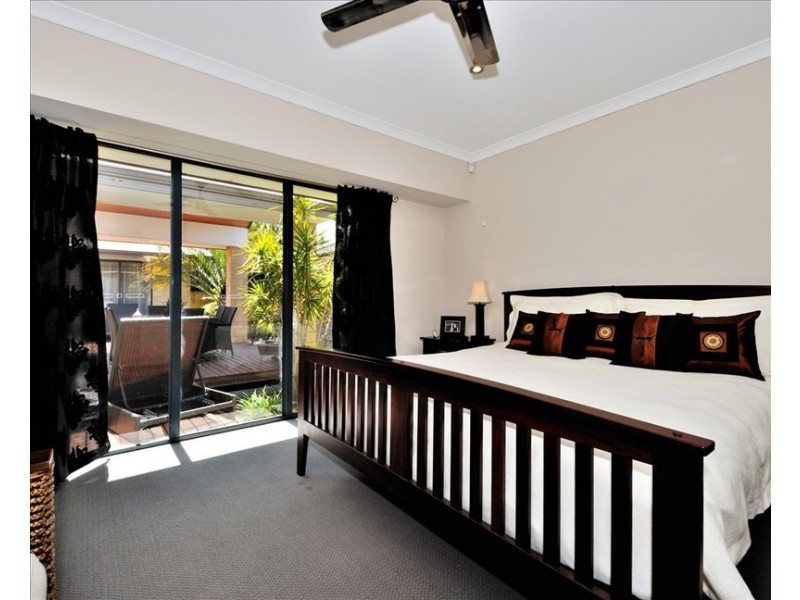 21 Dulegal Way, Aveley WA 6069