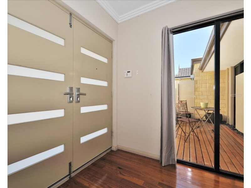 21 Dulegal Way, Aveley WA 6069